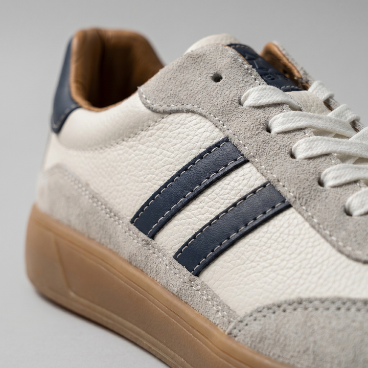 Milo Retro Lace-Up Sneakers